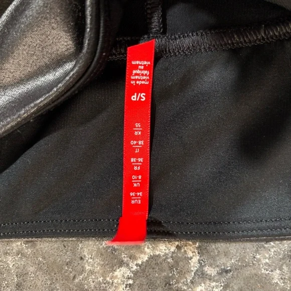 Spanx Faux Leather Leggings black size small - Picture 5 of 6